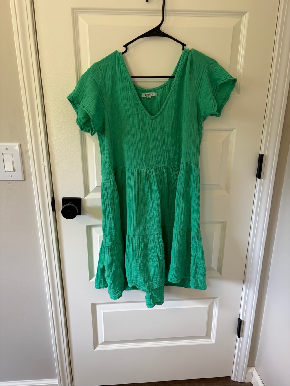 Rip Curl Vibrant Green Tiered V-Neck Casual Dress